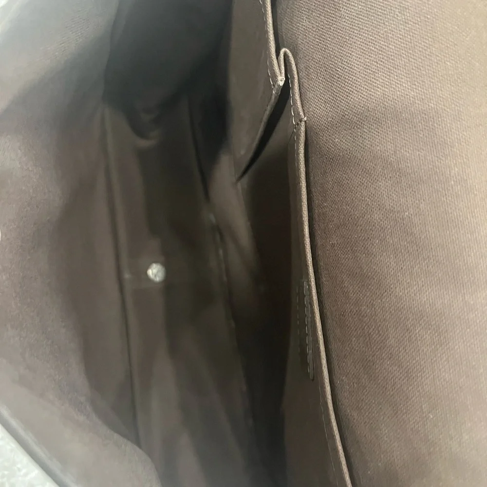 Louis Vuitton Taiga Roman Leather Messenger Bag.